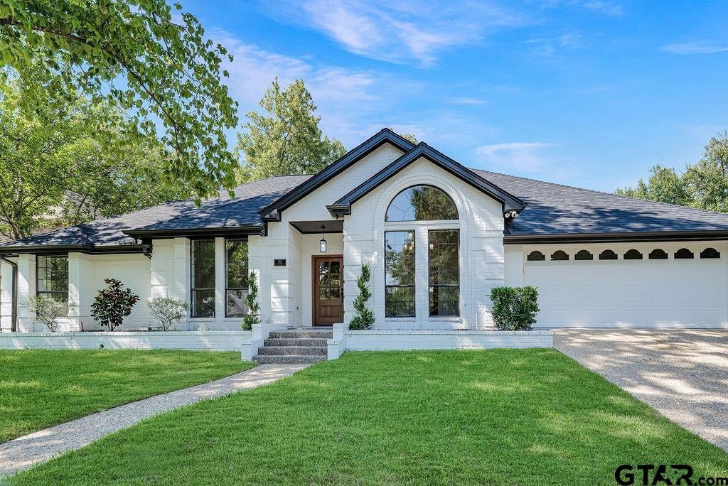 701 Kingswood Dr.