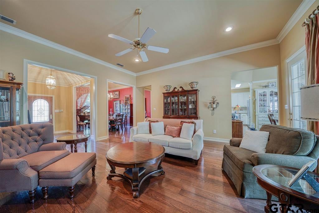 402 Moccasin Trail