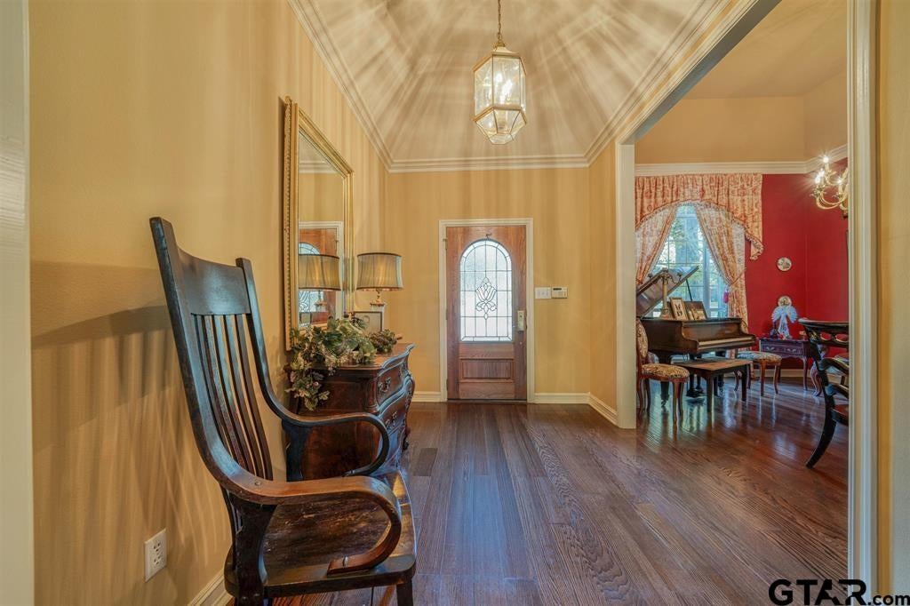 402 Moccasin Trail