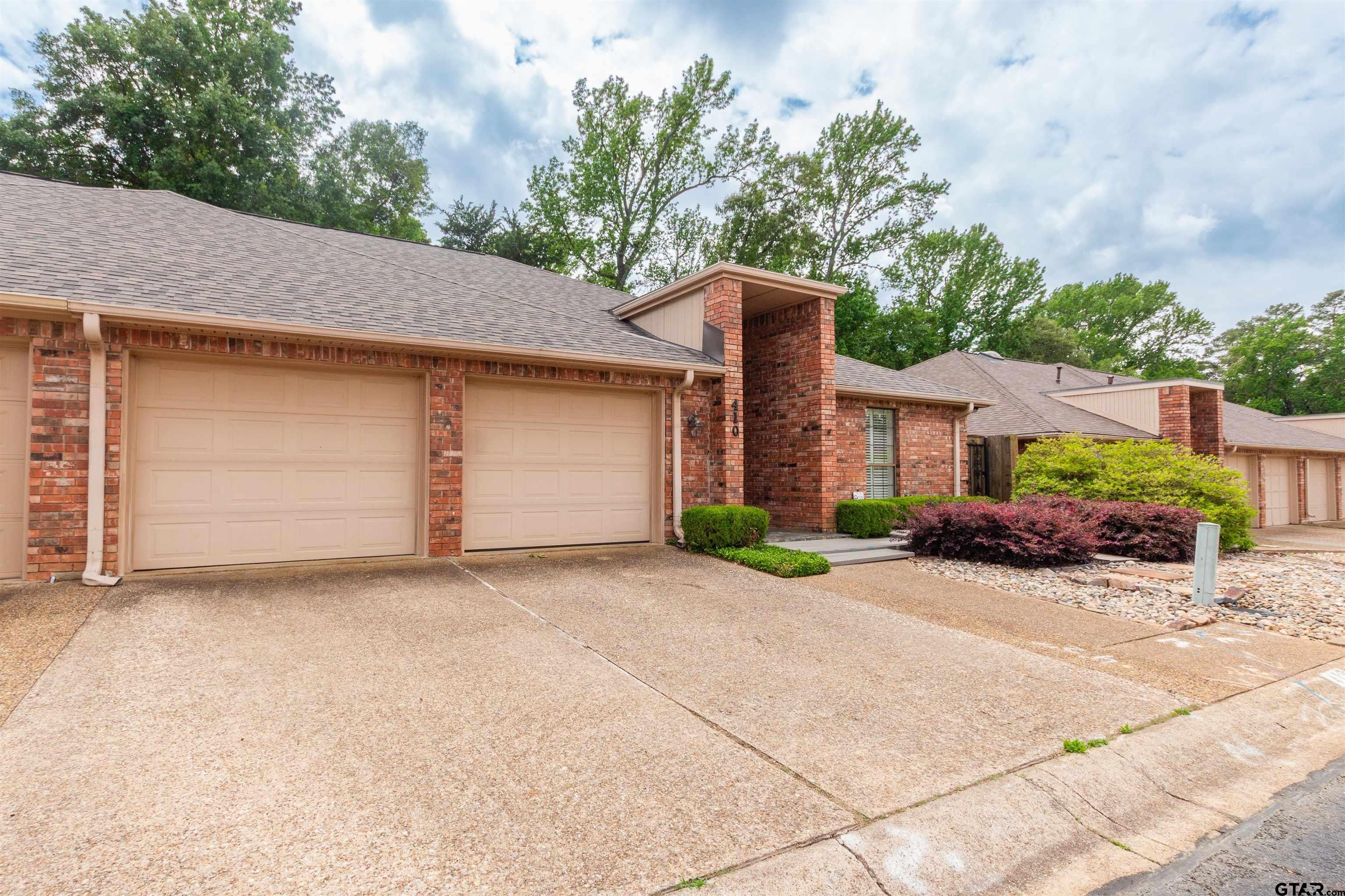 410 Amberwood Cir