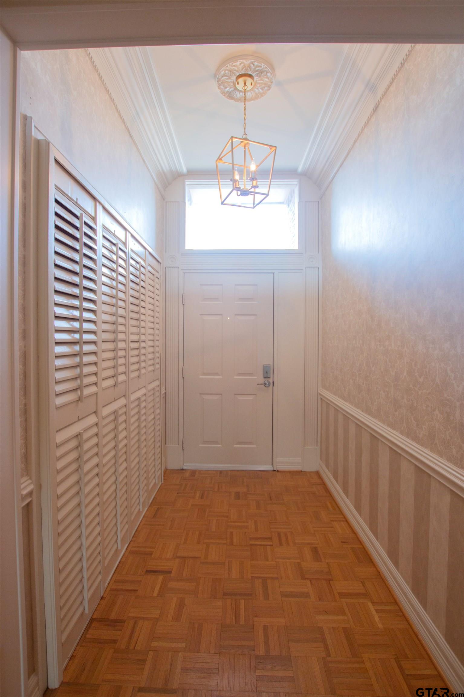 410 Amberwood Cir
