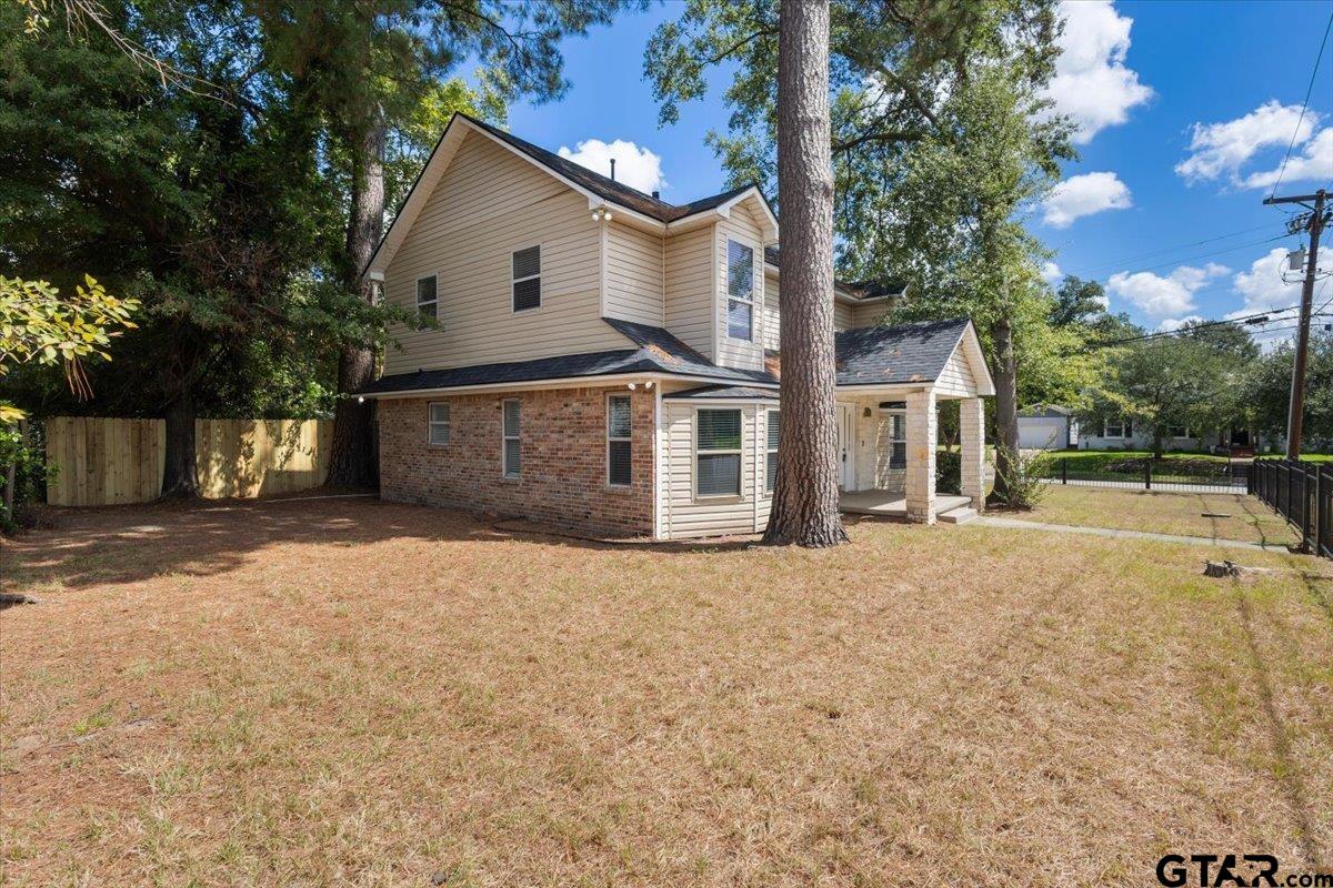 627 W 2nd St.