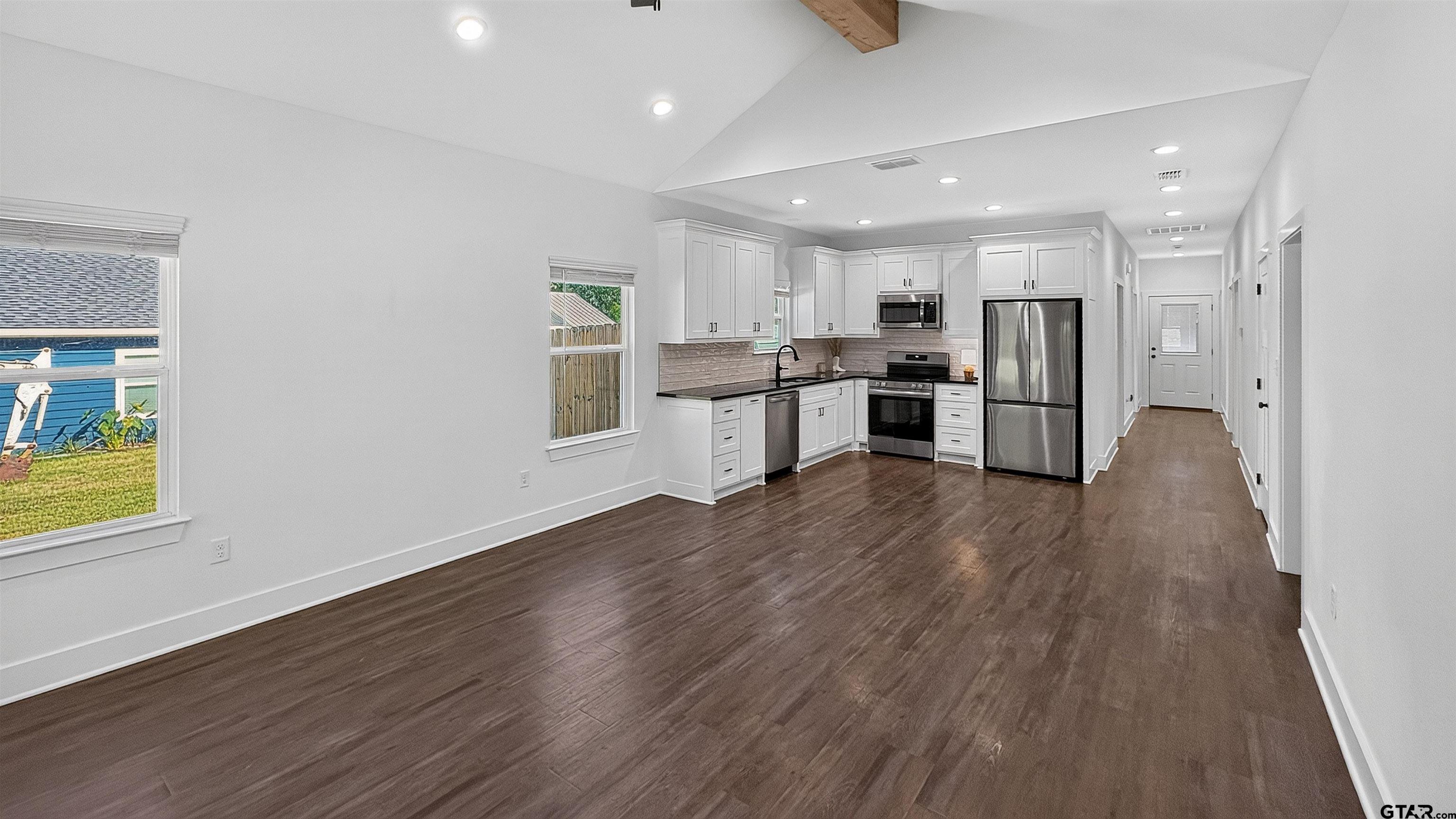 402 N Main