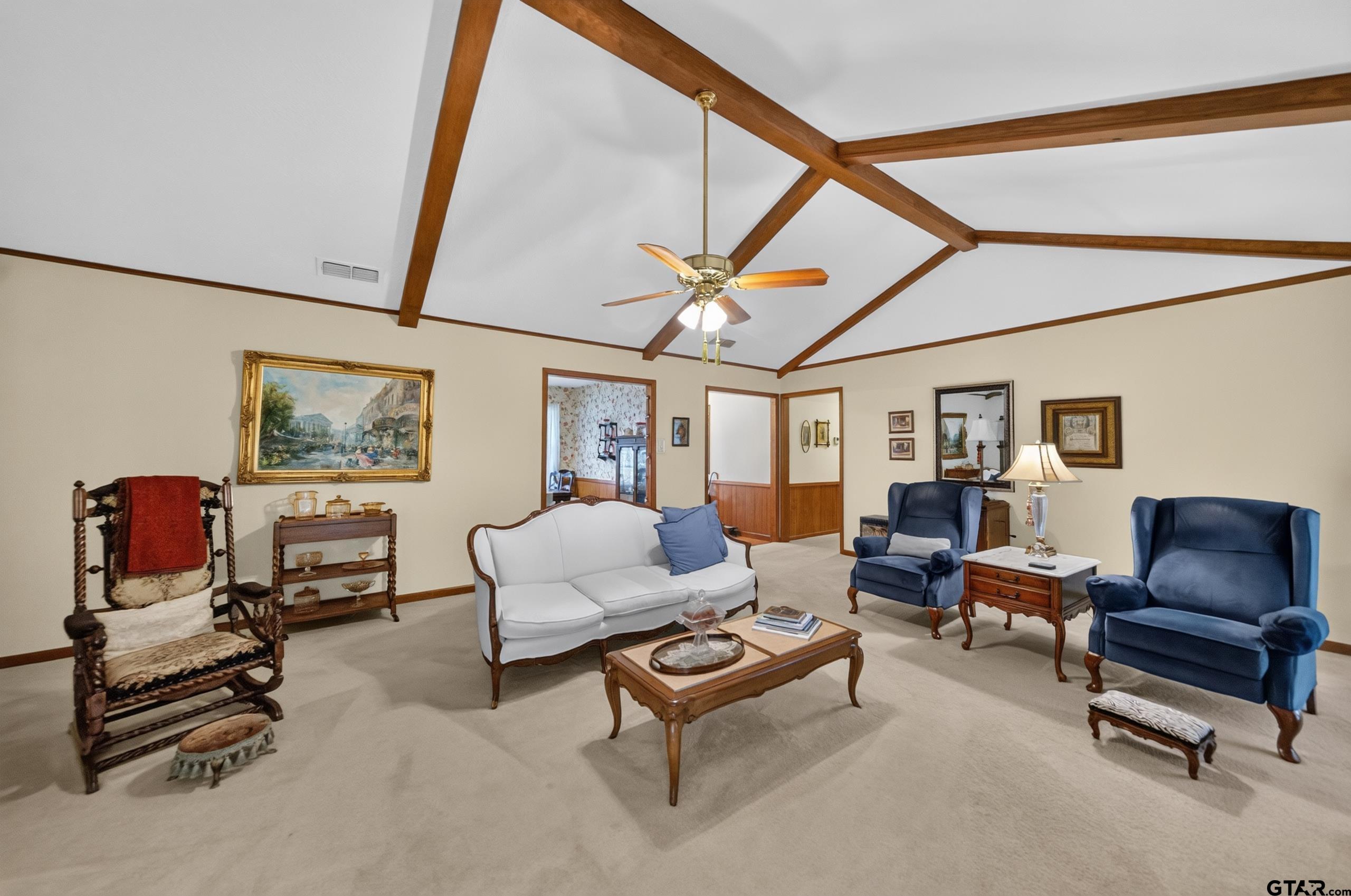 724 David Dr.