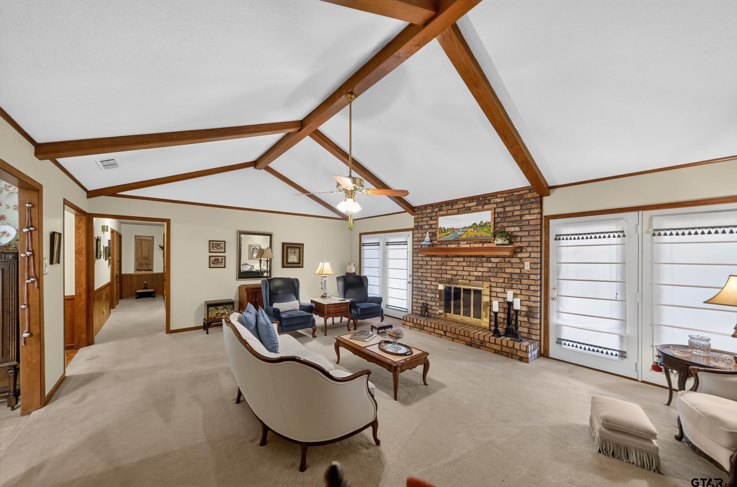 724 David Dr.