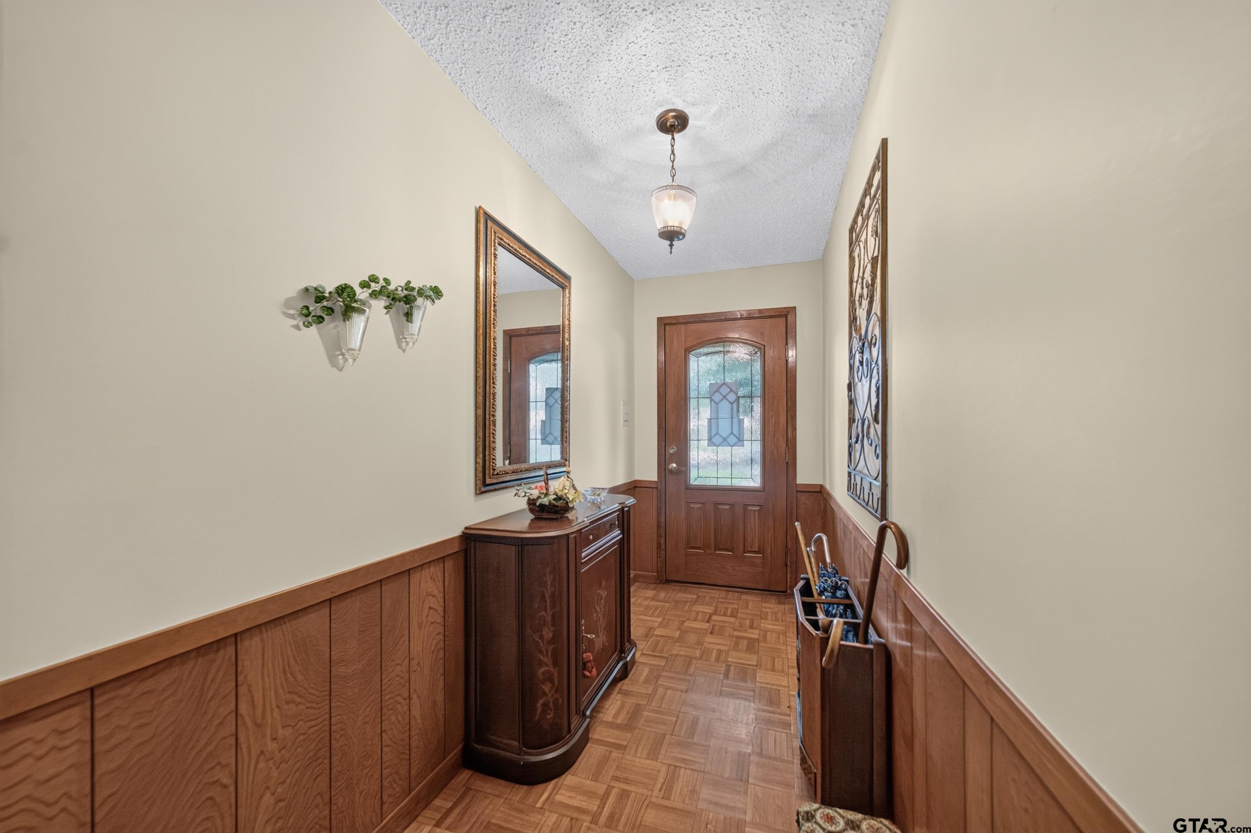 724 David Dr.