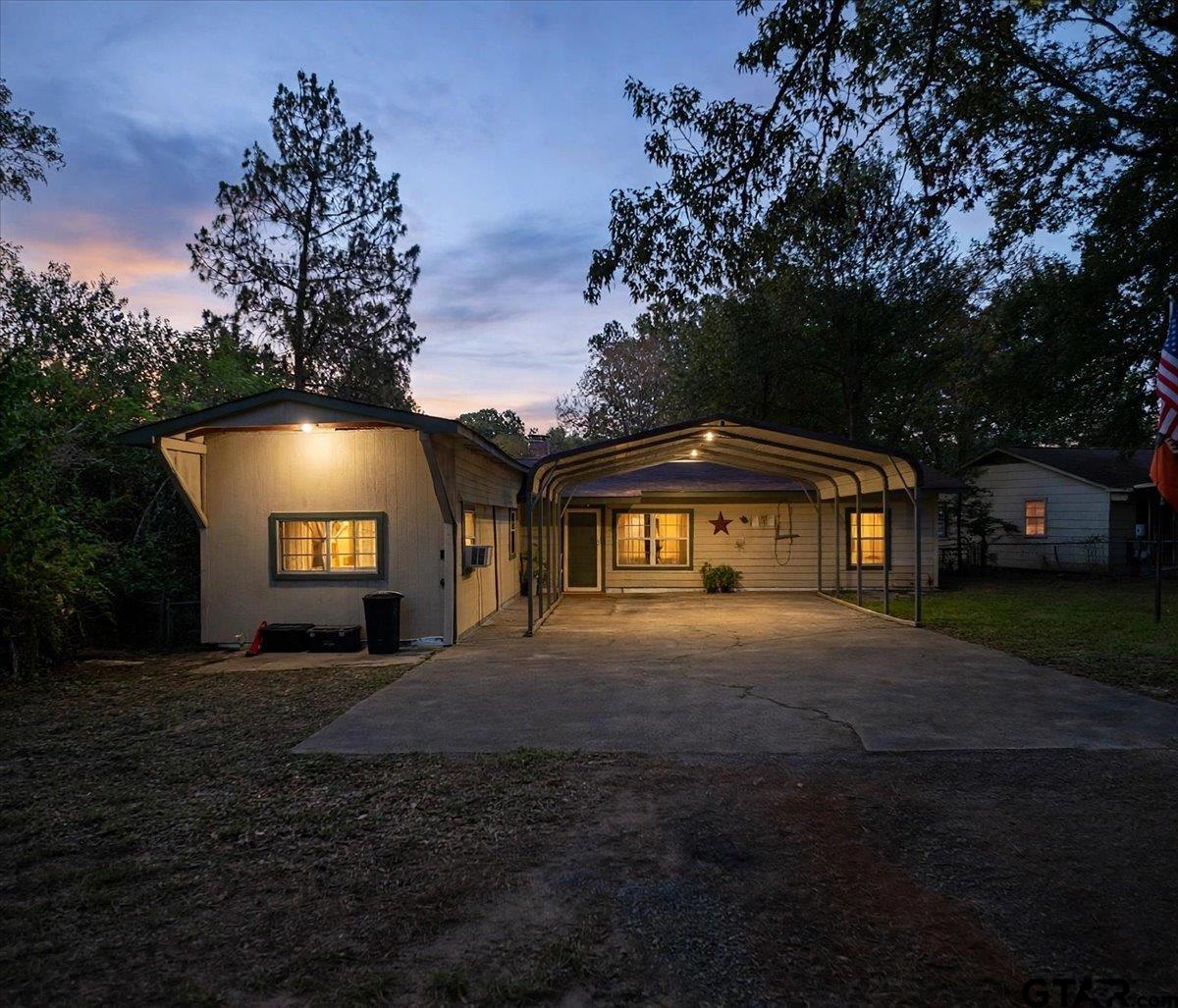 2141 Christopher Dr