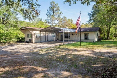 2141 Christopher Dr Chandler TX 75758