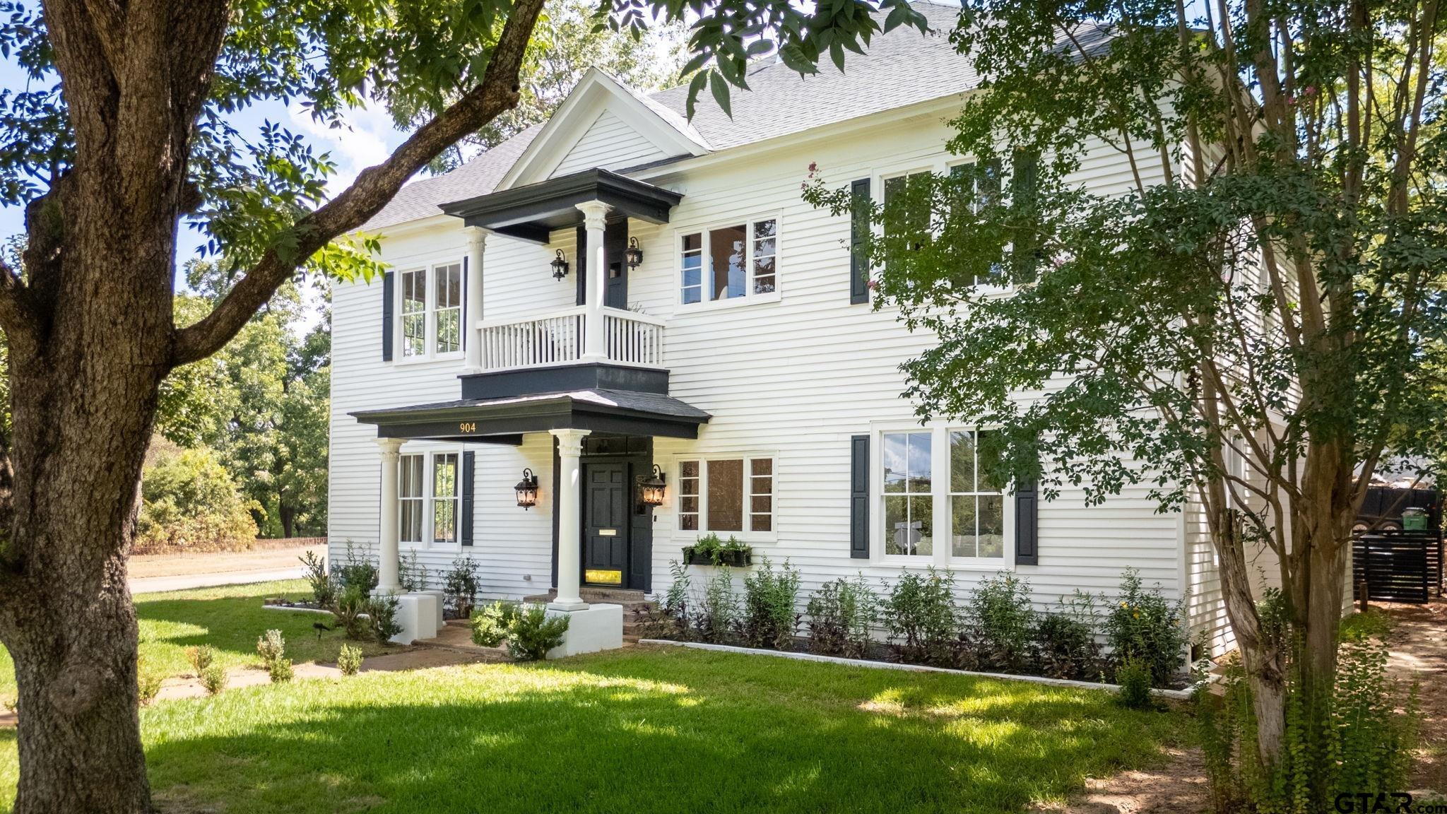 904 S Magnolia