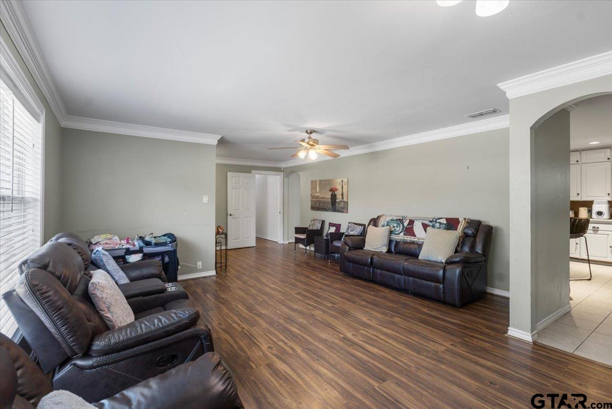 1827 Sybil Ln