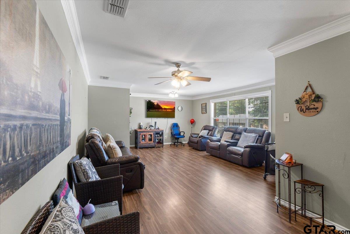 1827 Sybil Ln