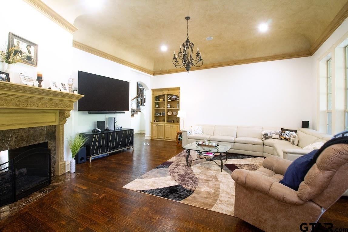 4045 Stonegate Blvd
