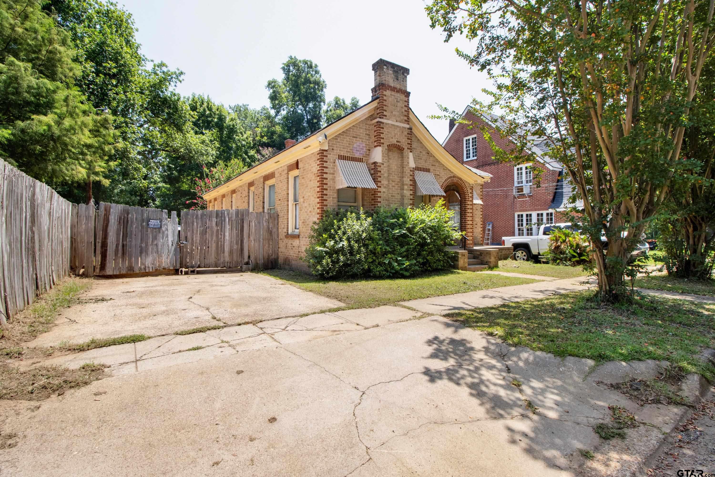 106 N College Street