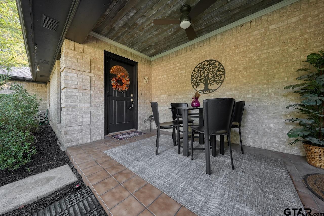 1632 Pineview Ln