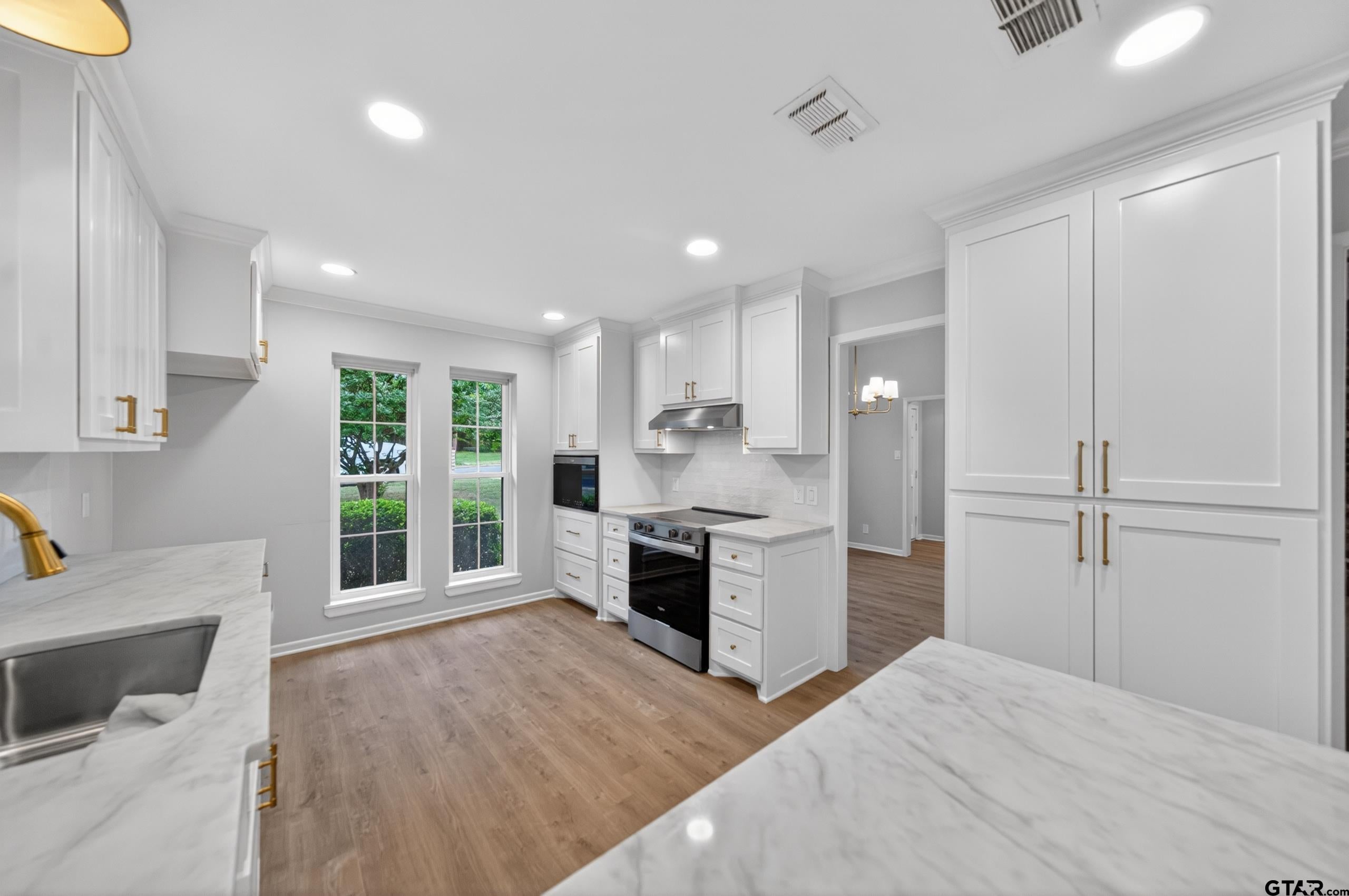 607 Hampton Hill Drive