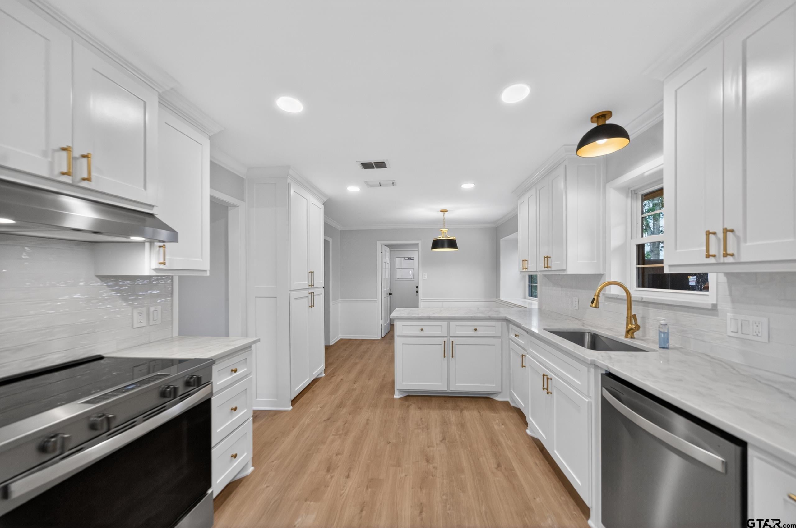 607 Hampton Hill Drive