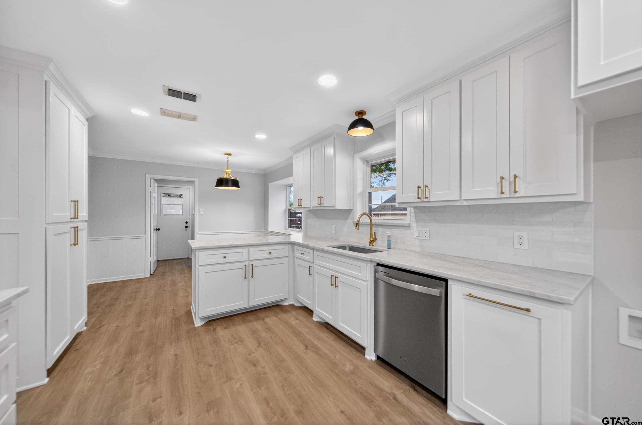 607 Hampton Hill Drive
