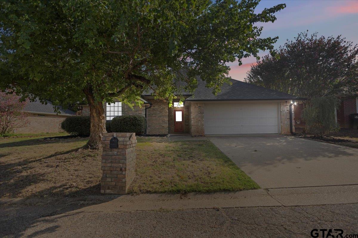 5922 Creekside Circle