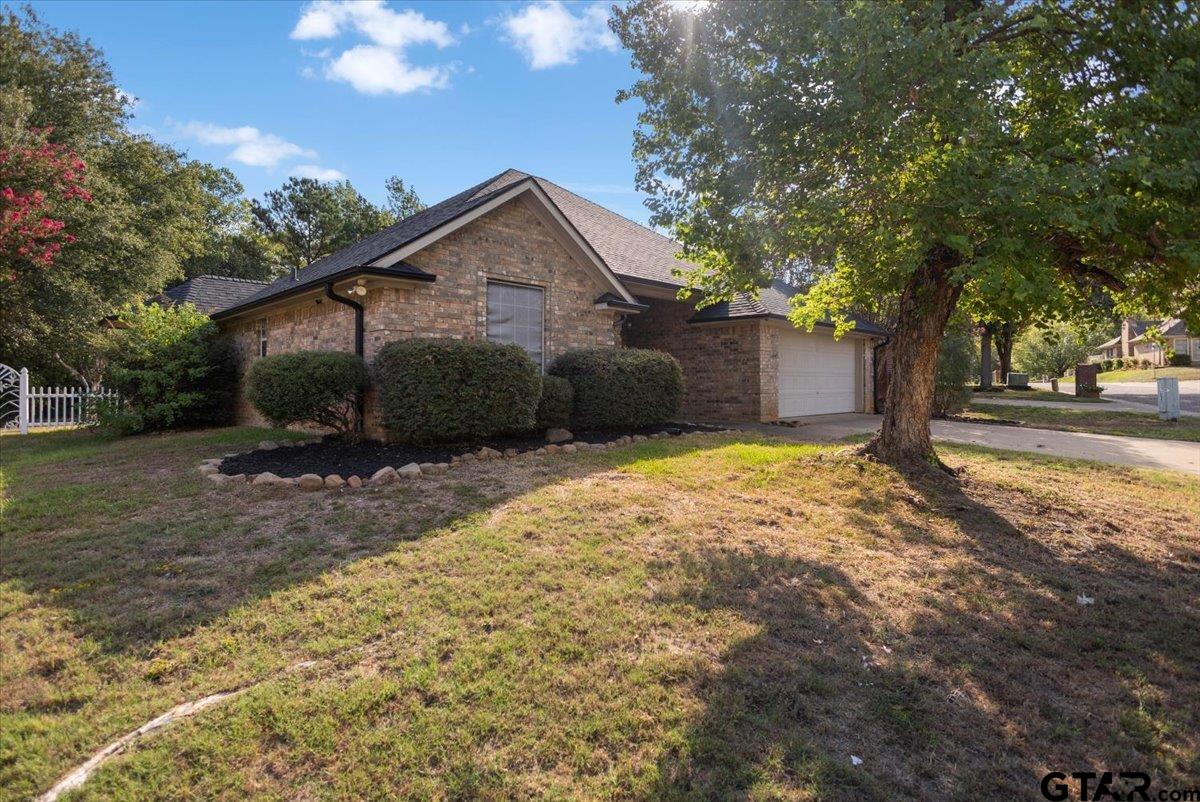 5922 Creekside Circle