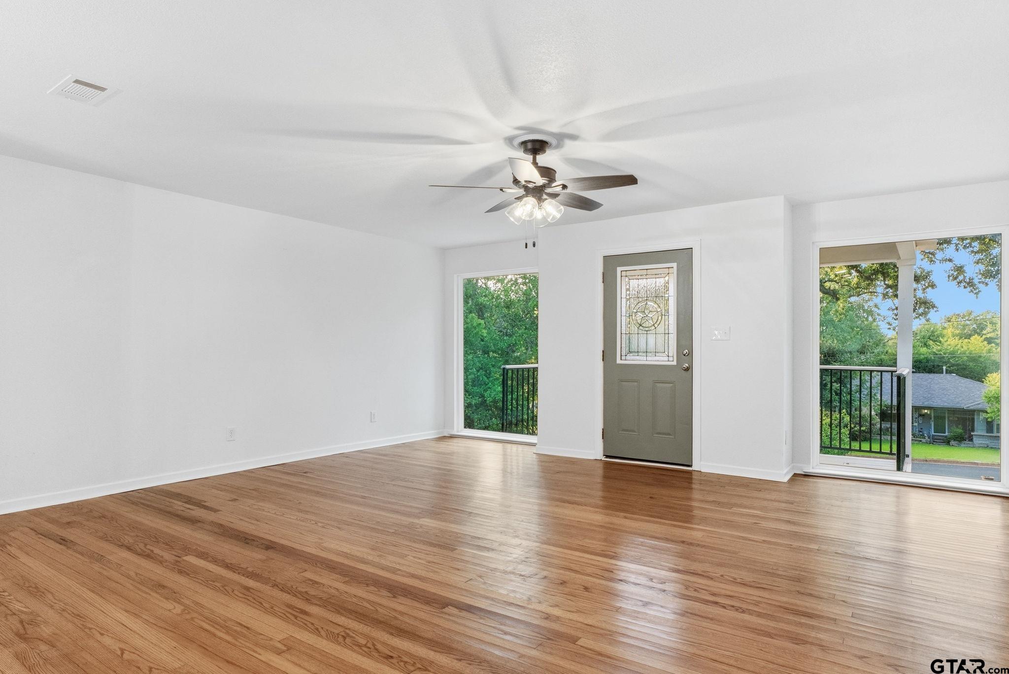 1016 Woodland Dr