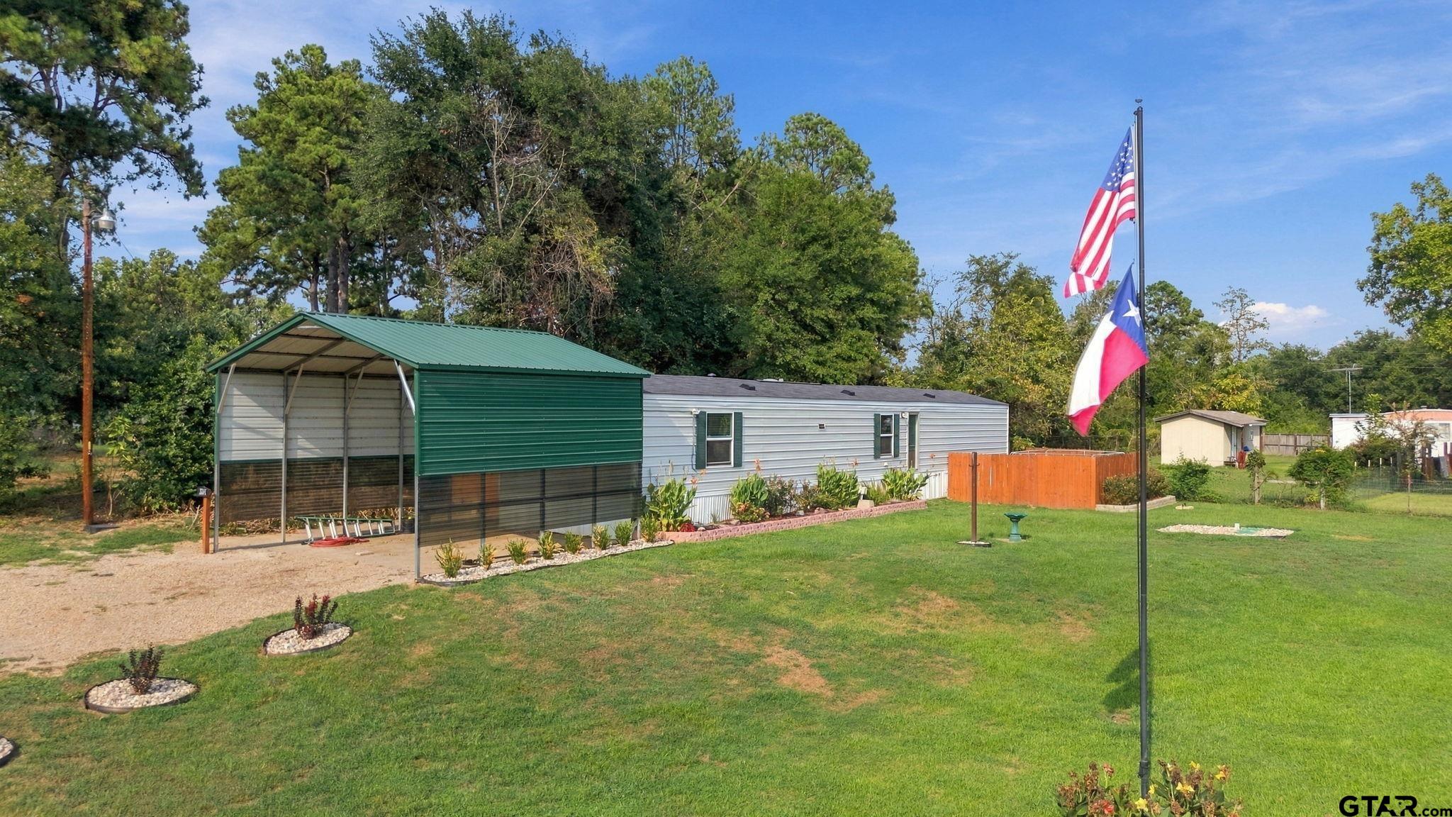 22107 Lakewood Dr