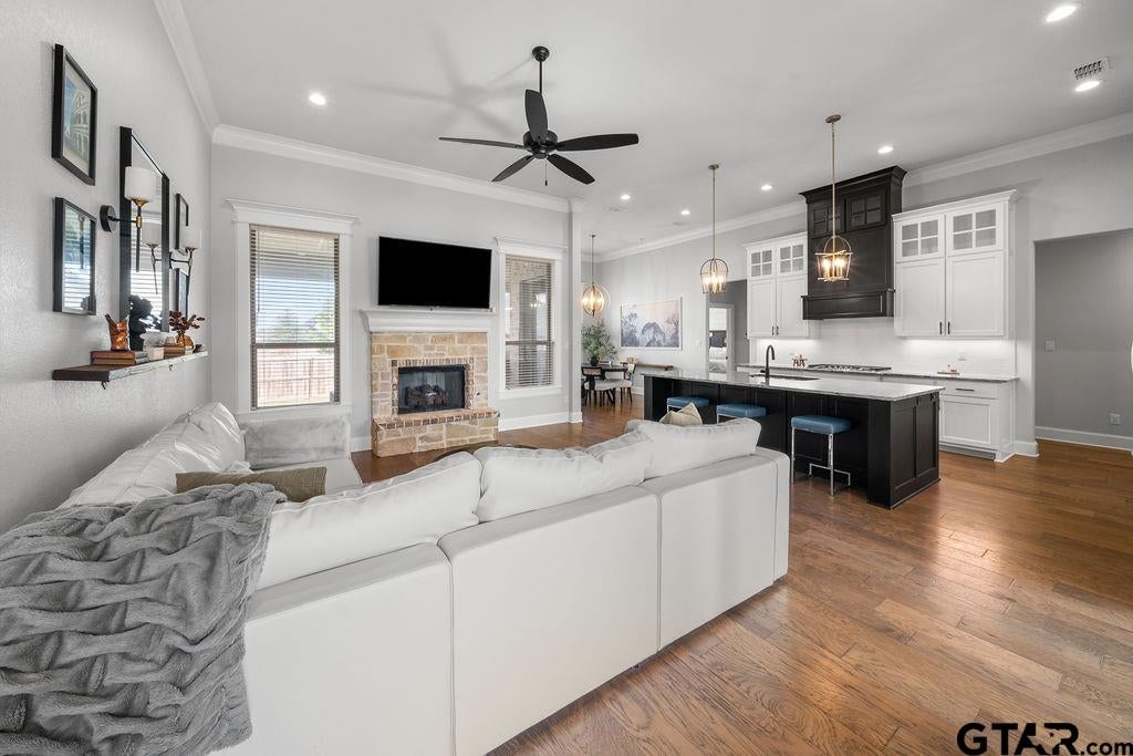 7264 Medio Creek