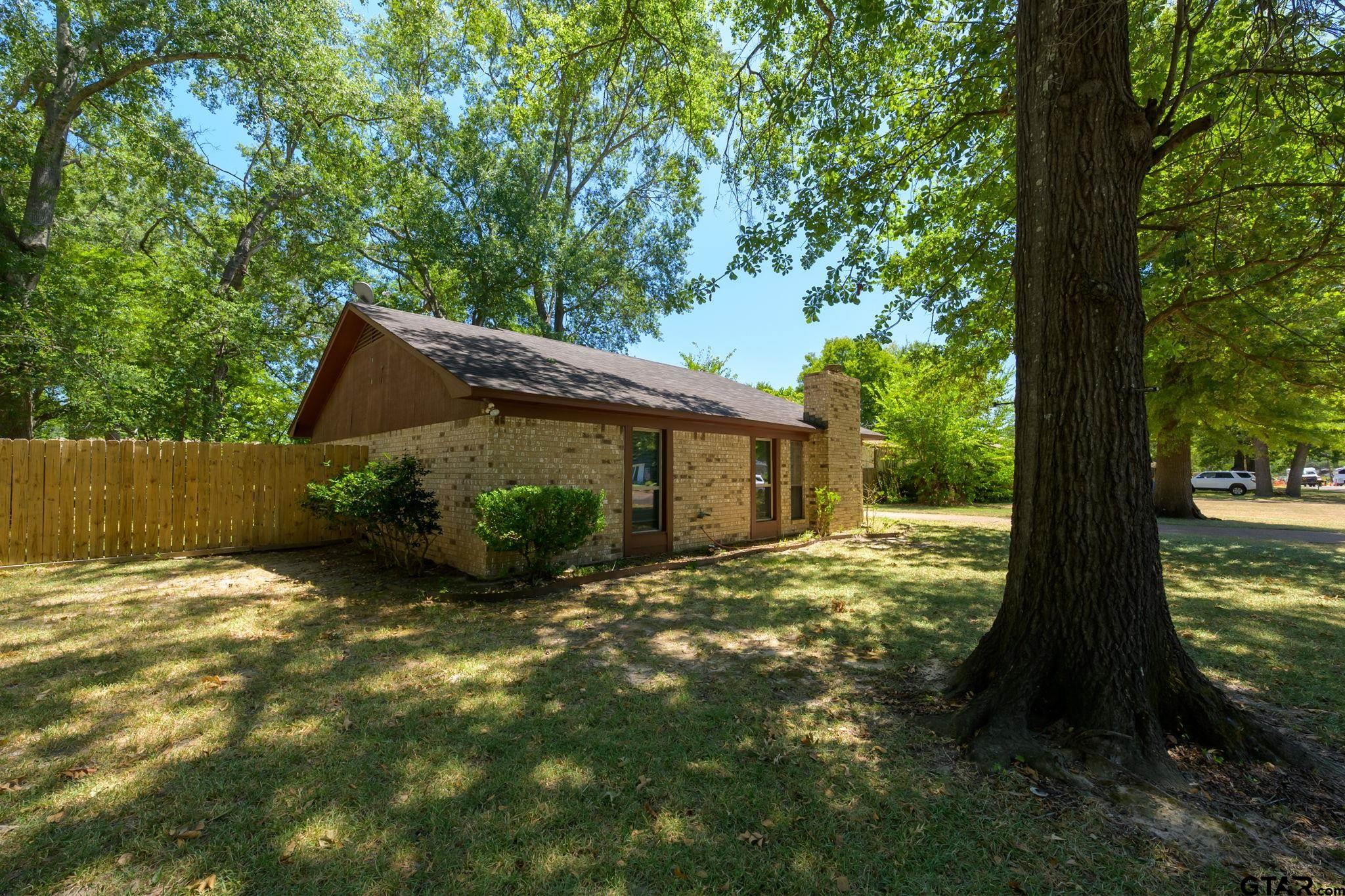 404 Hillcreek St