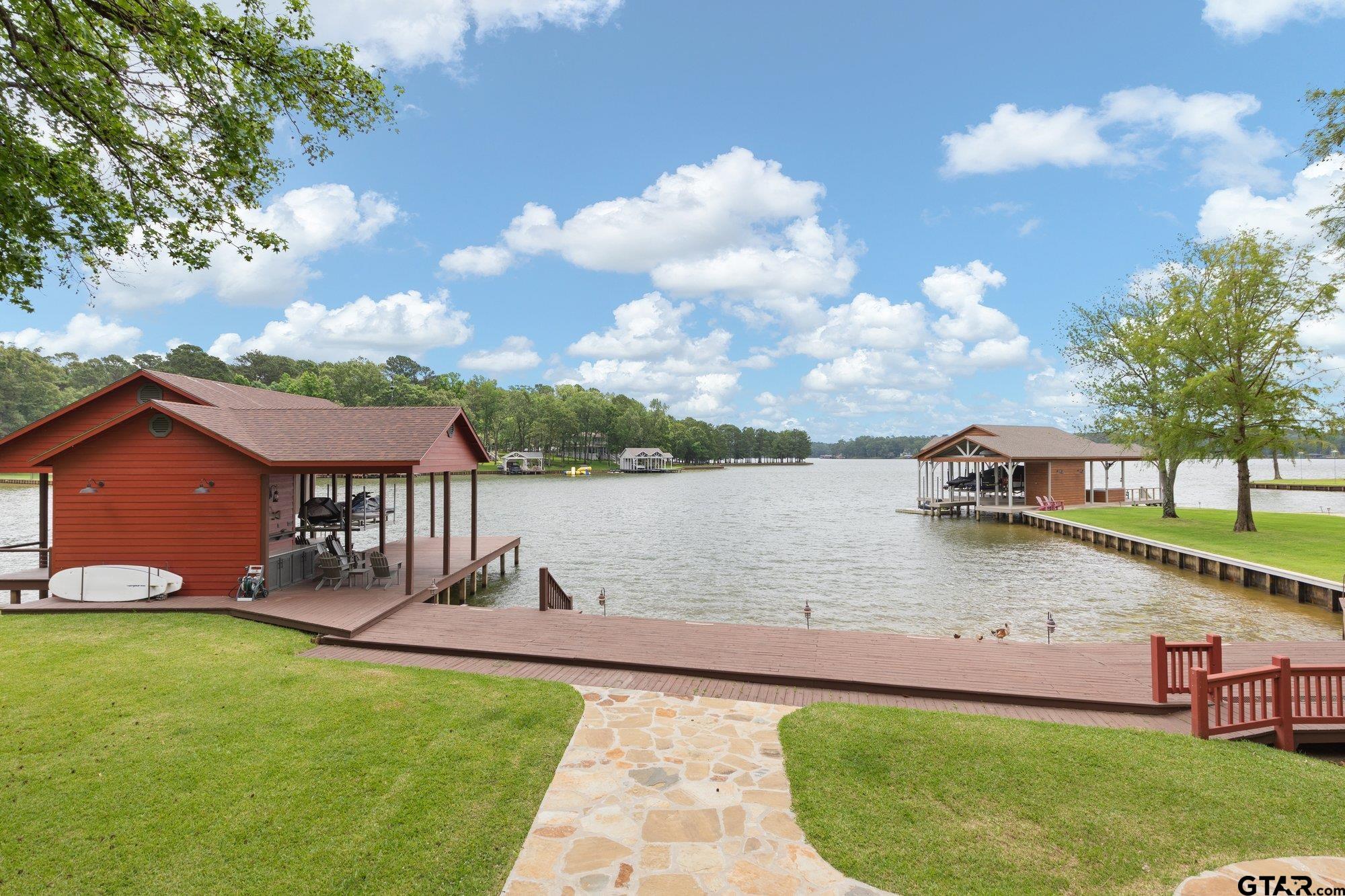 307 King Laurence Ct
