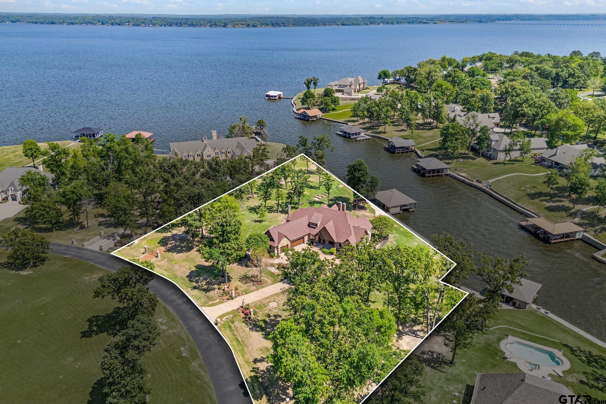 5581 Nancy Circle