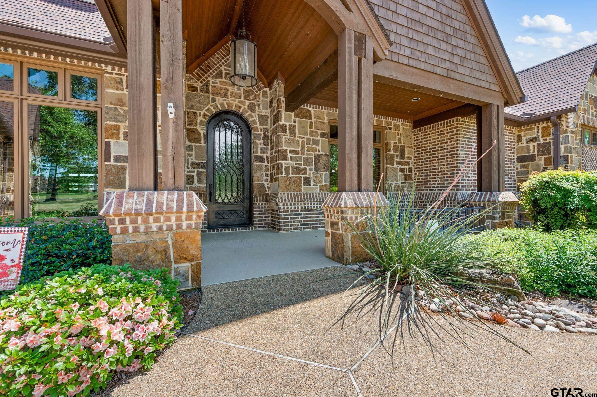 5581 Nancy Circle