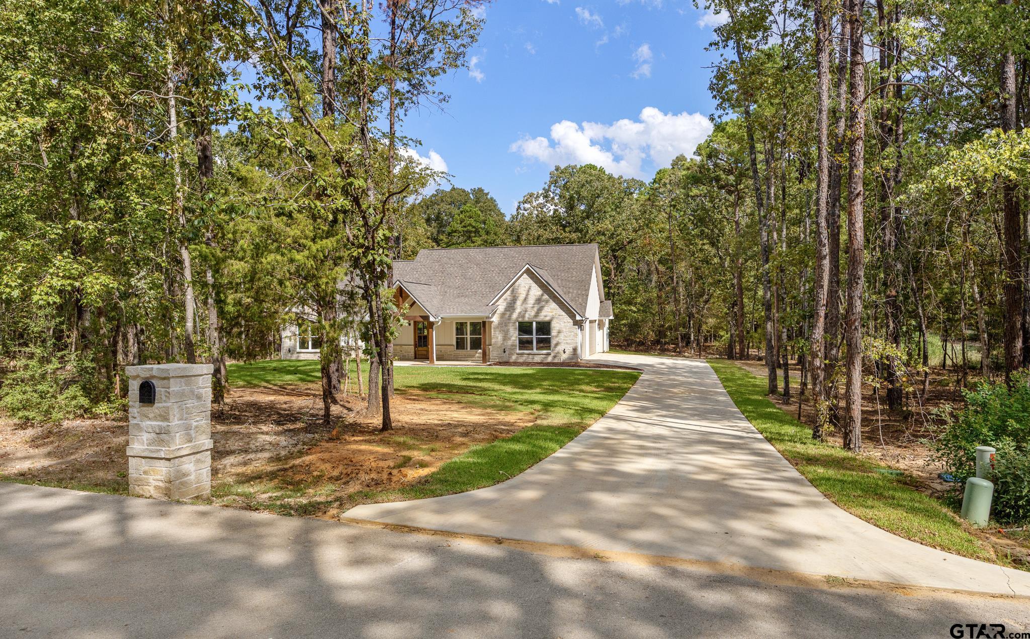 15212 Maple Leaf Ct