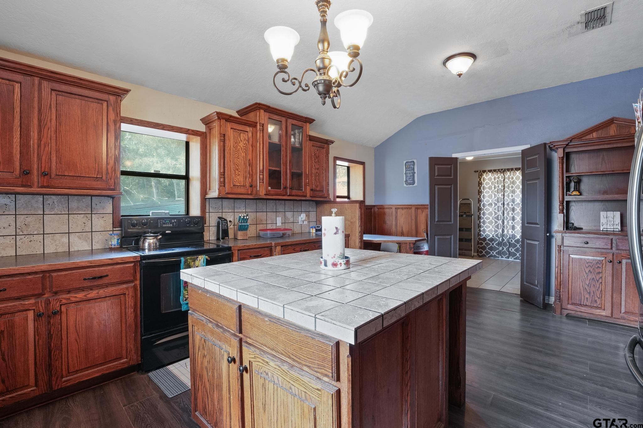 3861 S State Highway 75