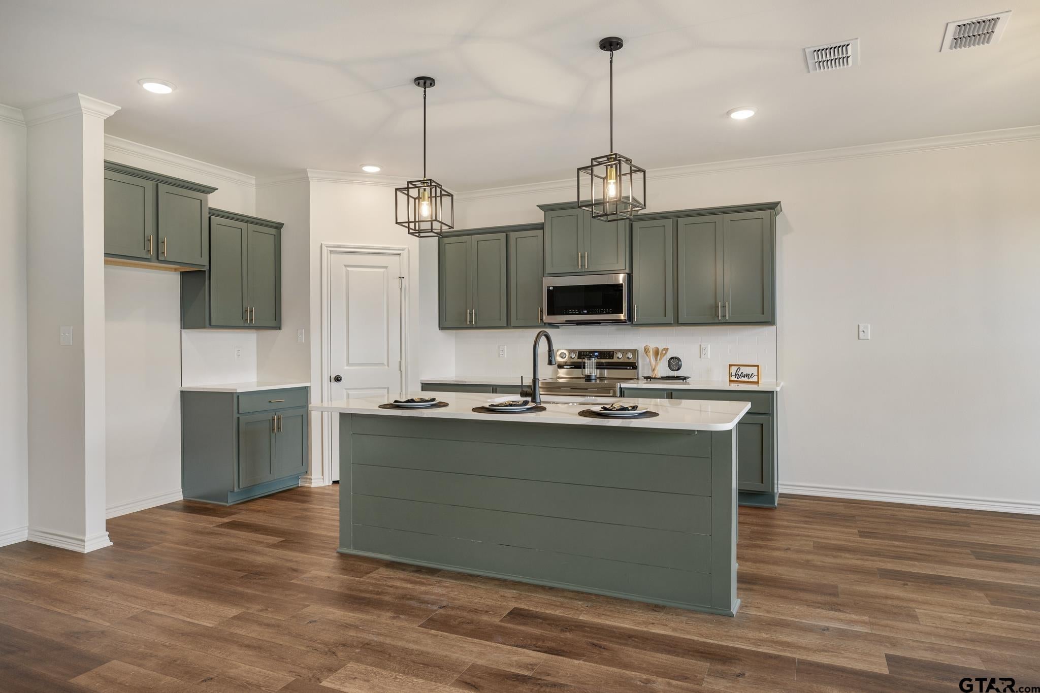 304 Driftwood Way