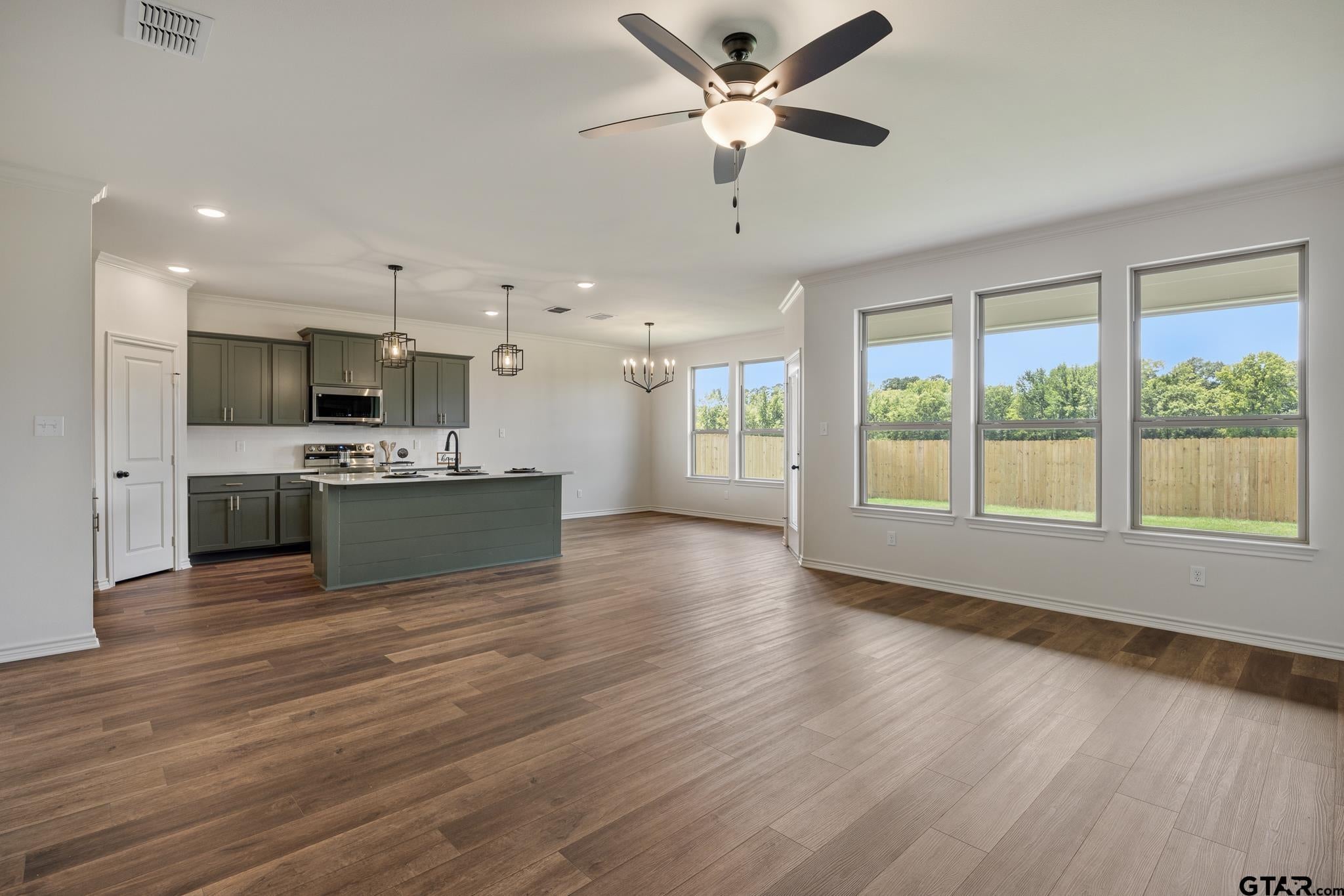 304 Driftwood Way