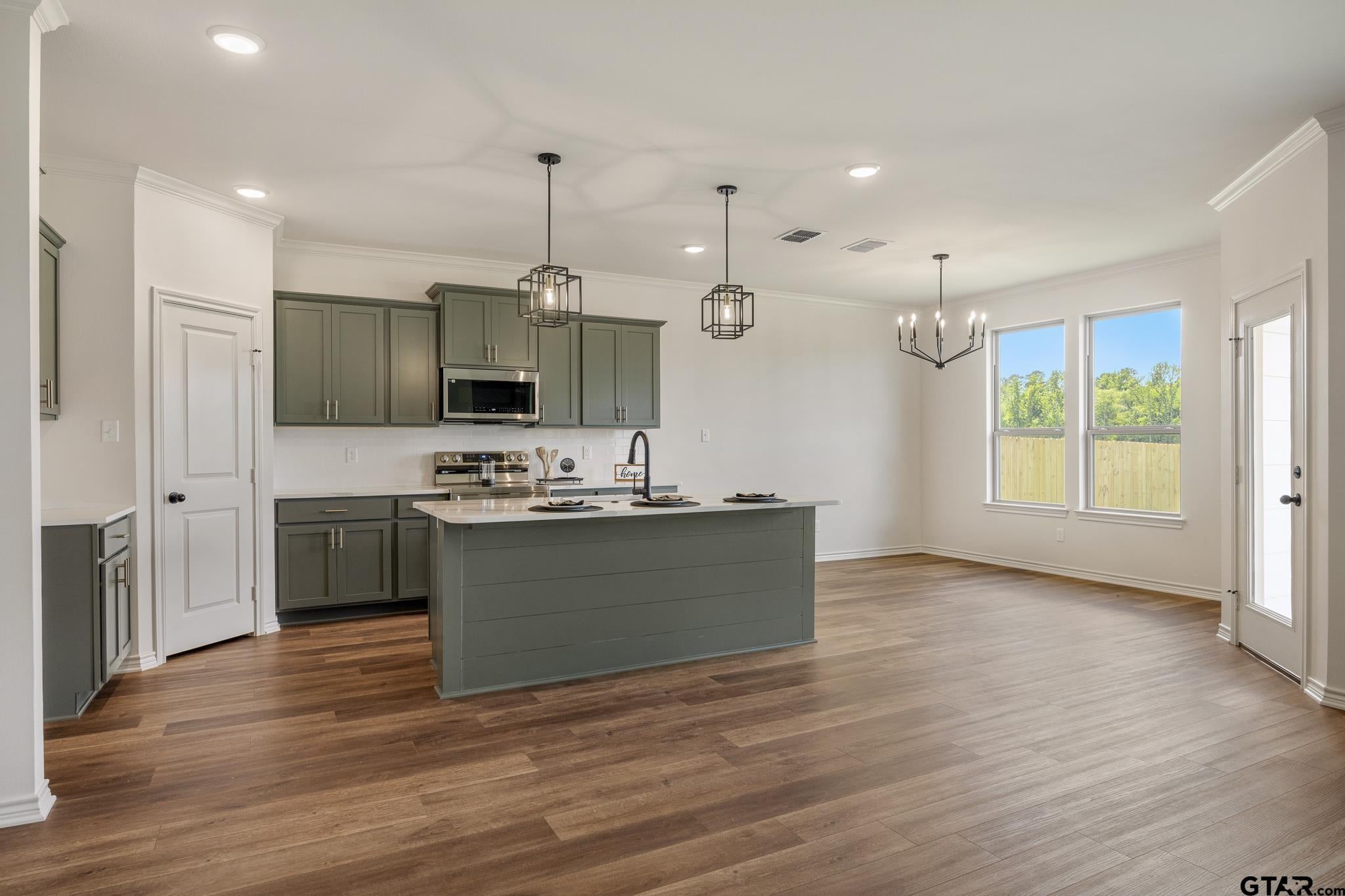 304 Driftwood Way