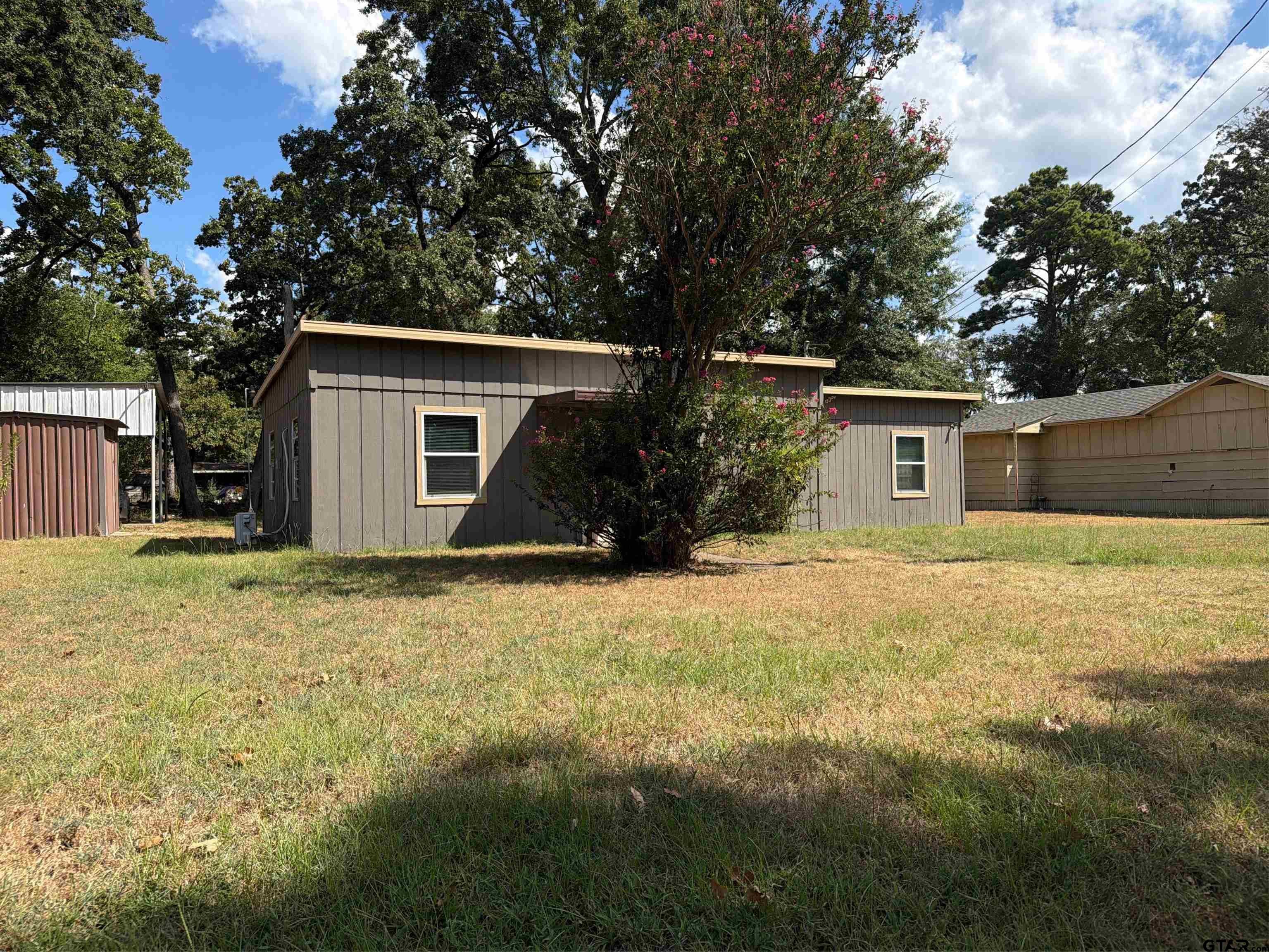 21695 Shady Trail