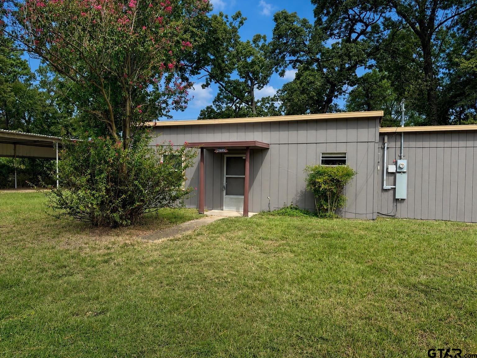 21695 Shady Trail