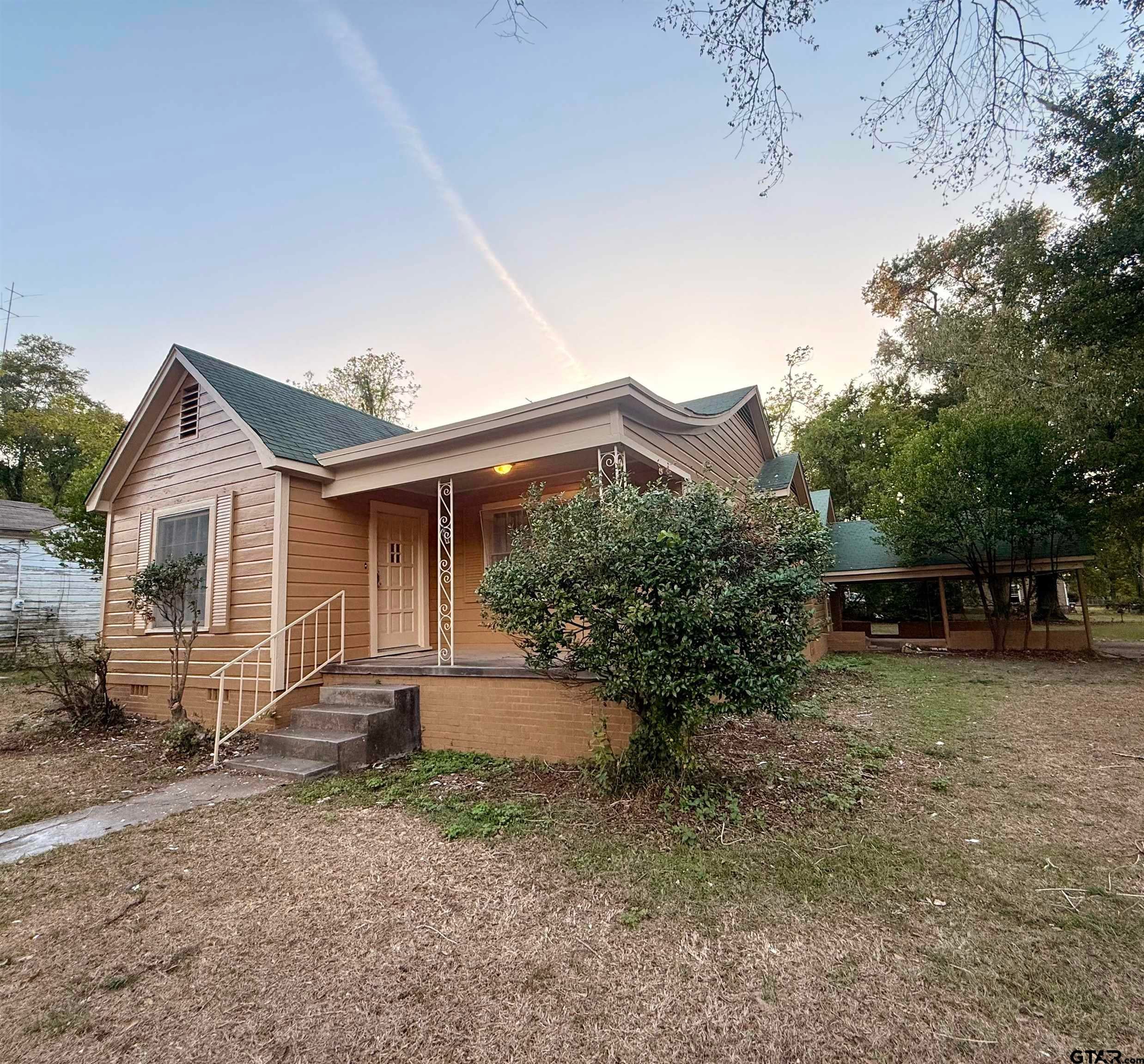 1201 Cole Dr