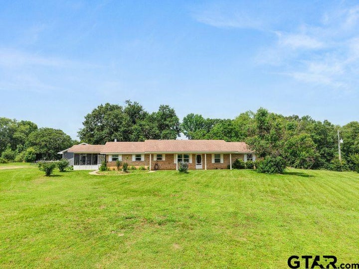 Photo 1 of 25 — 5010 Bobwhite Road, Gilmer, TX 75645