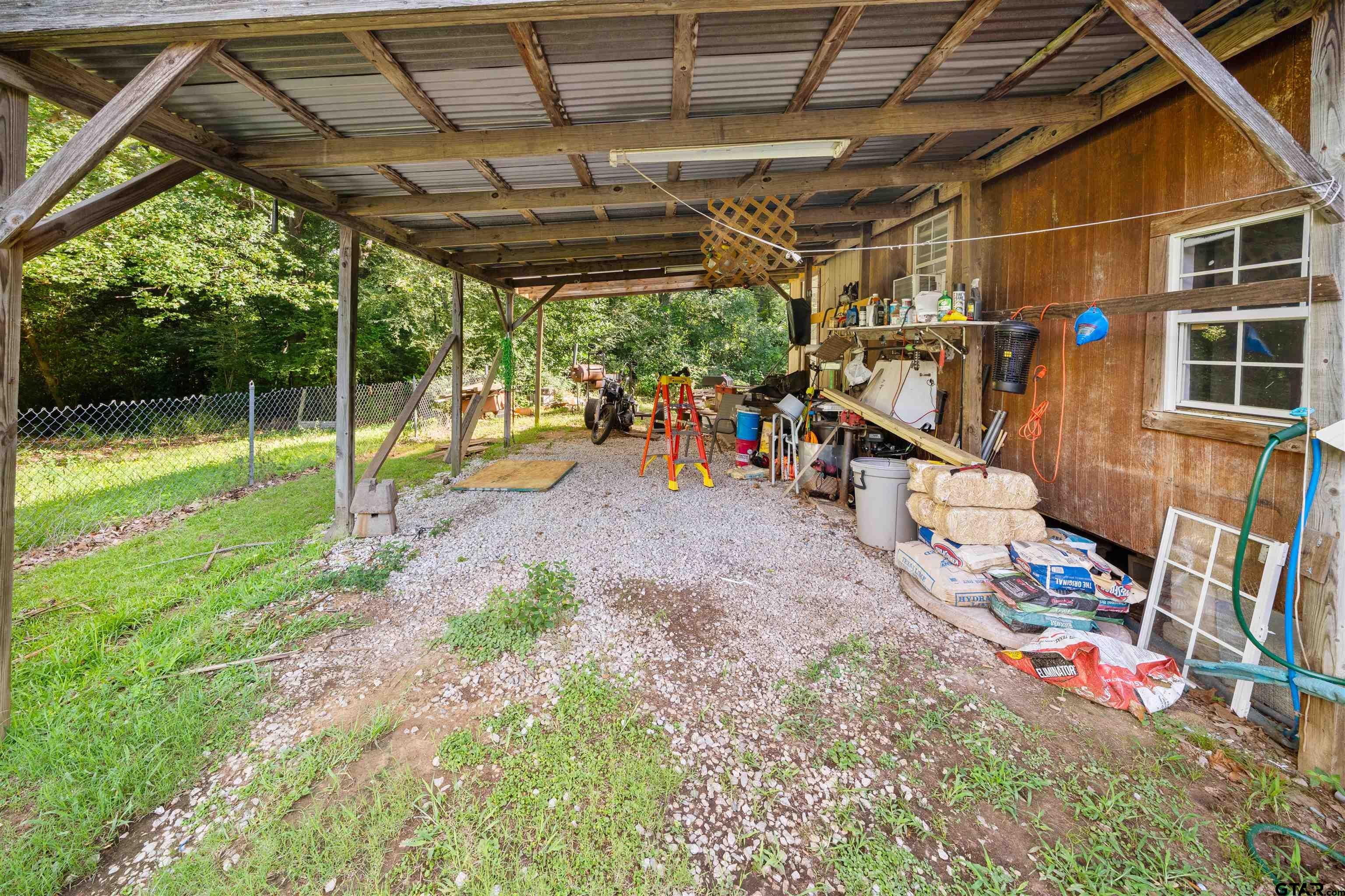 2909 Laura Lee Ln