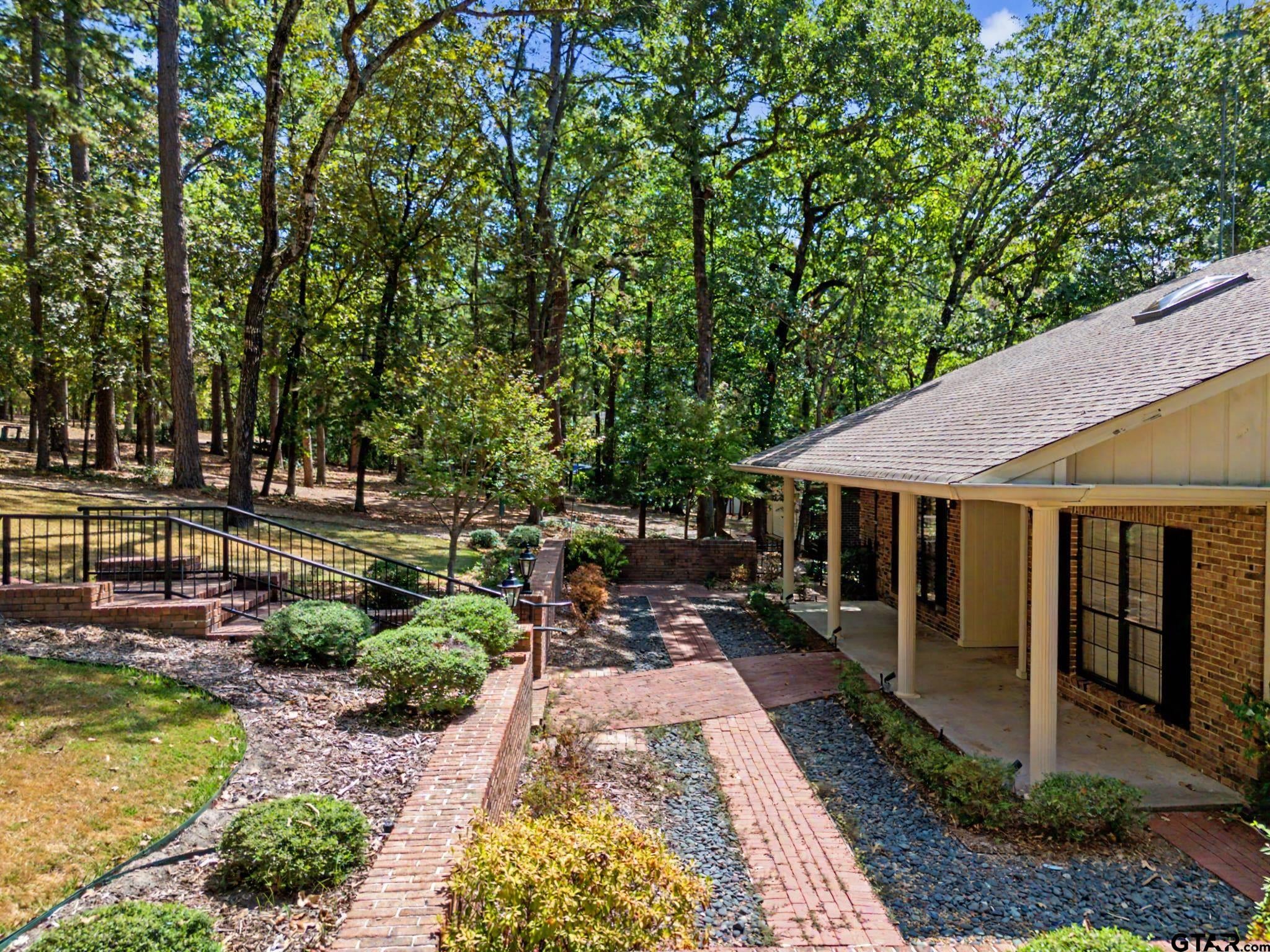 195 Brazos Bend