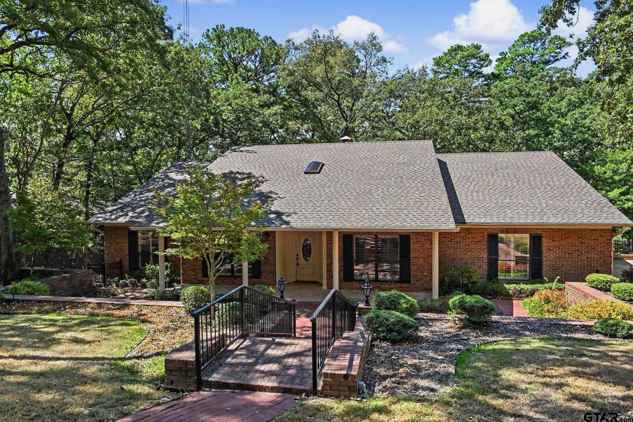195 Brazos Bend