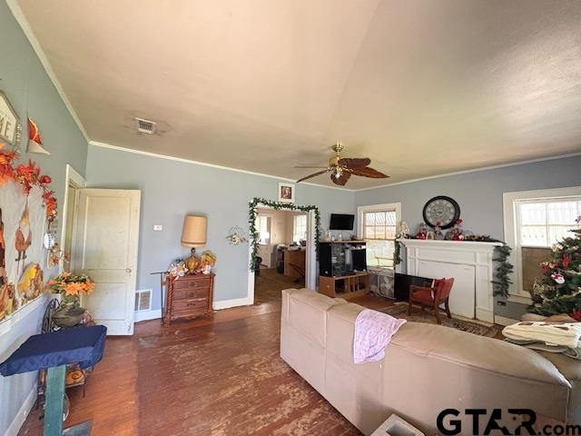 201 W Daingerfield St.