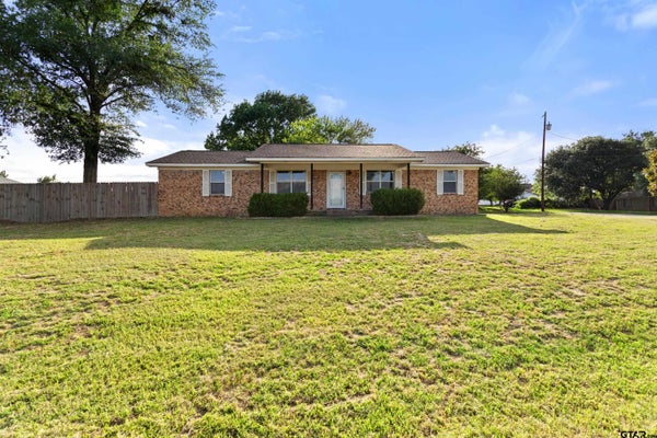 1501 PEARL ST, LINDALE, TX 75771 - Image be5aa8a845cbe729be3e81b879a76cd0/660683652