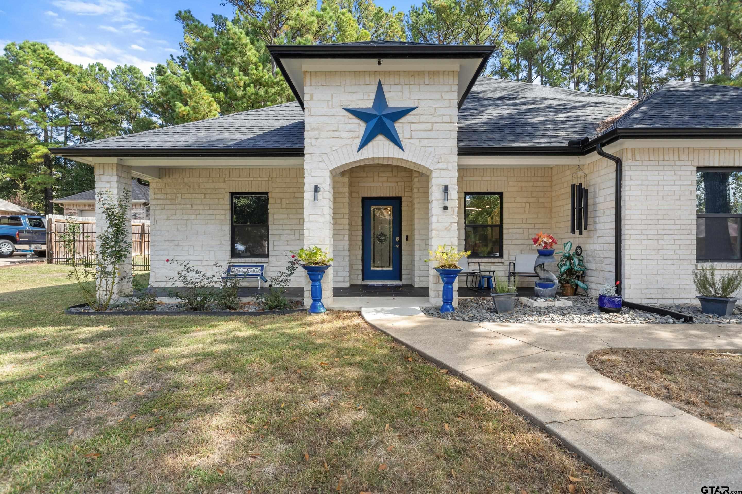 1006 Pebblebrook Ct