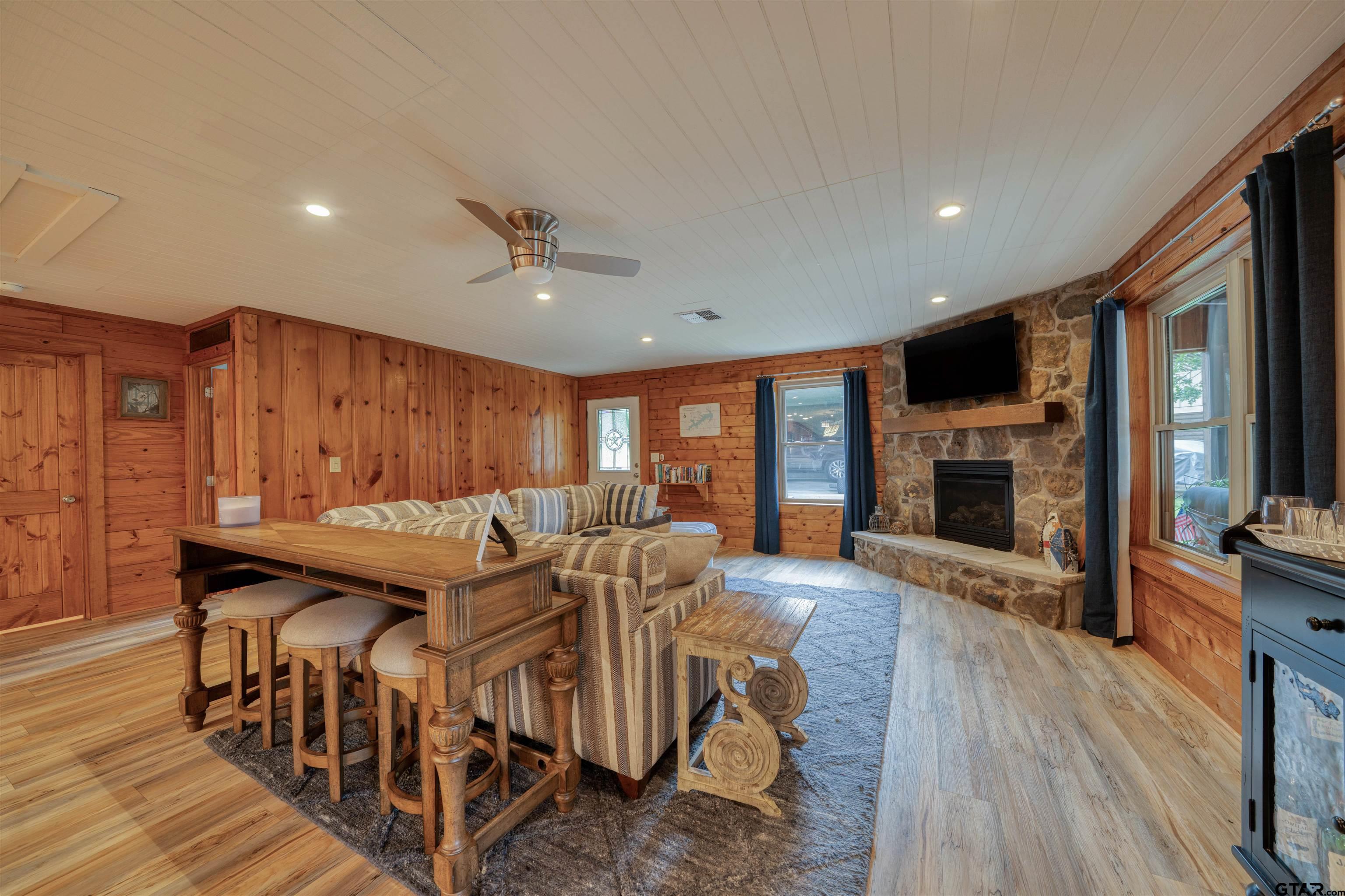 16 County Road 2131