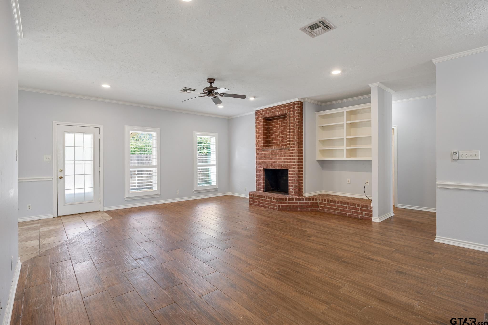 810 Hummingbird Lane