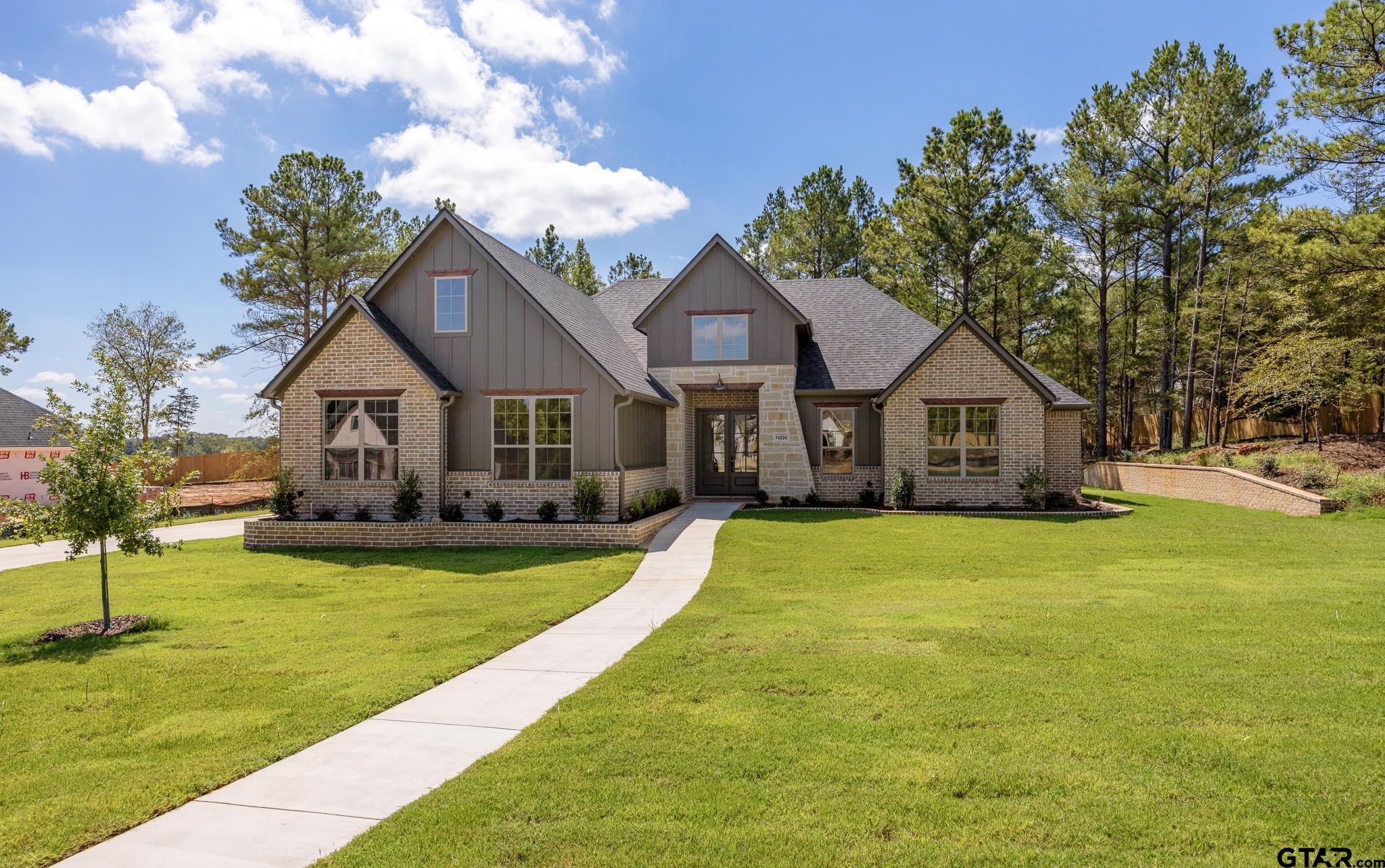 14224 Woodland Pkwy