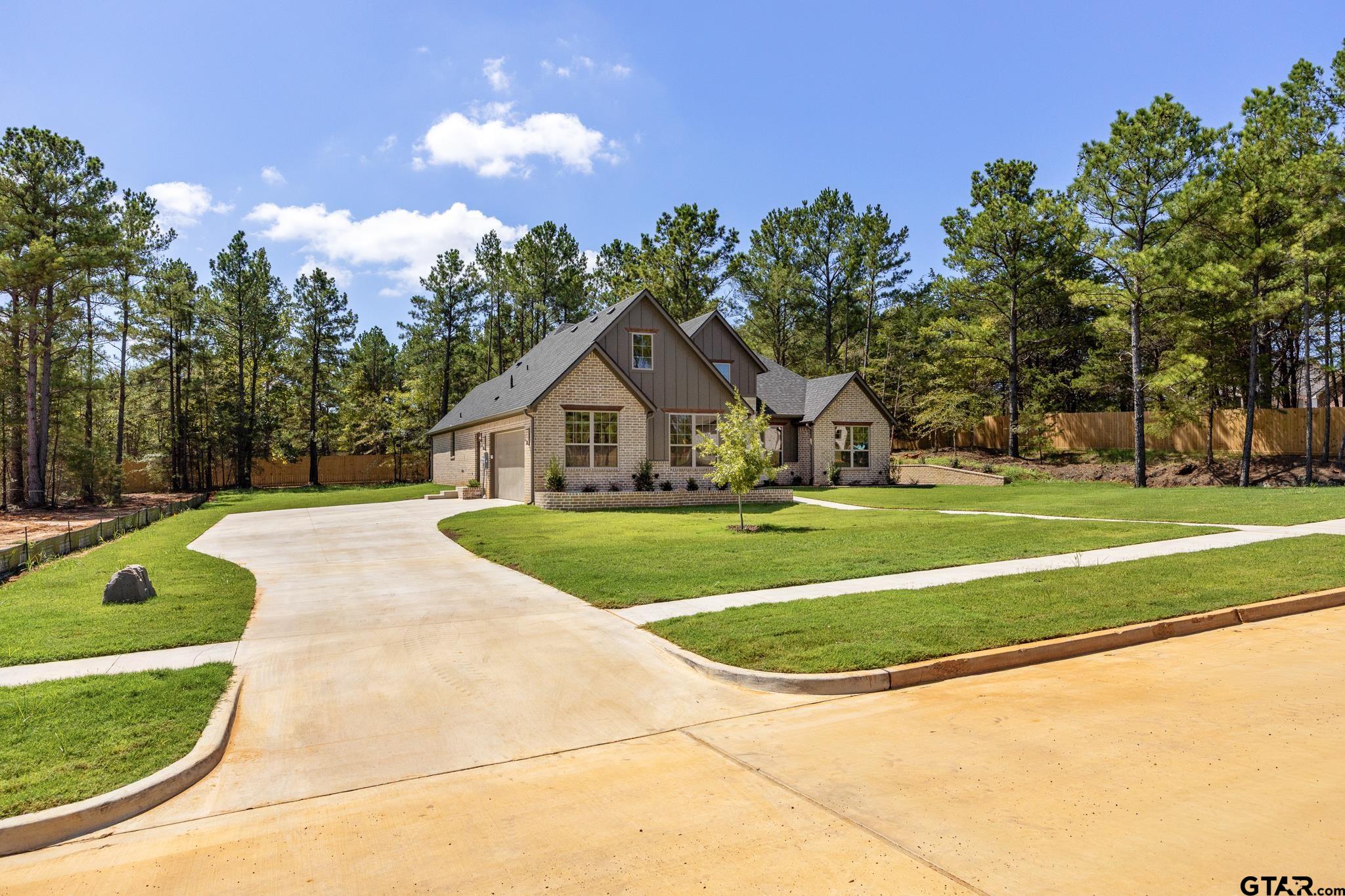 14224 Woodland Pkwy