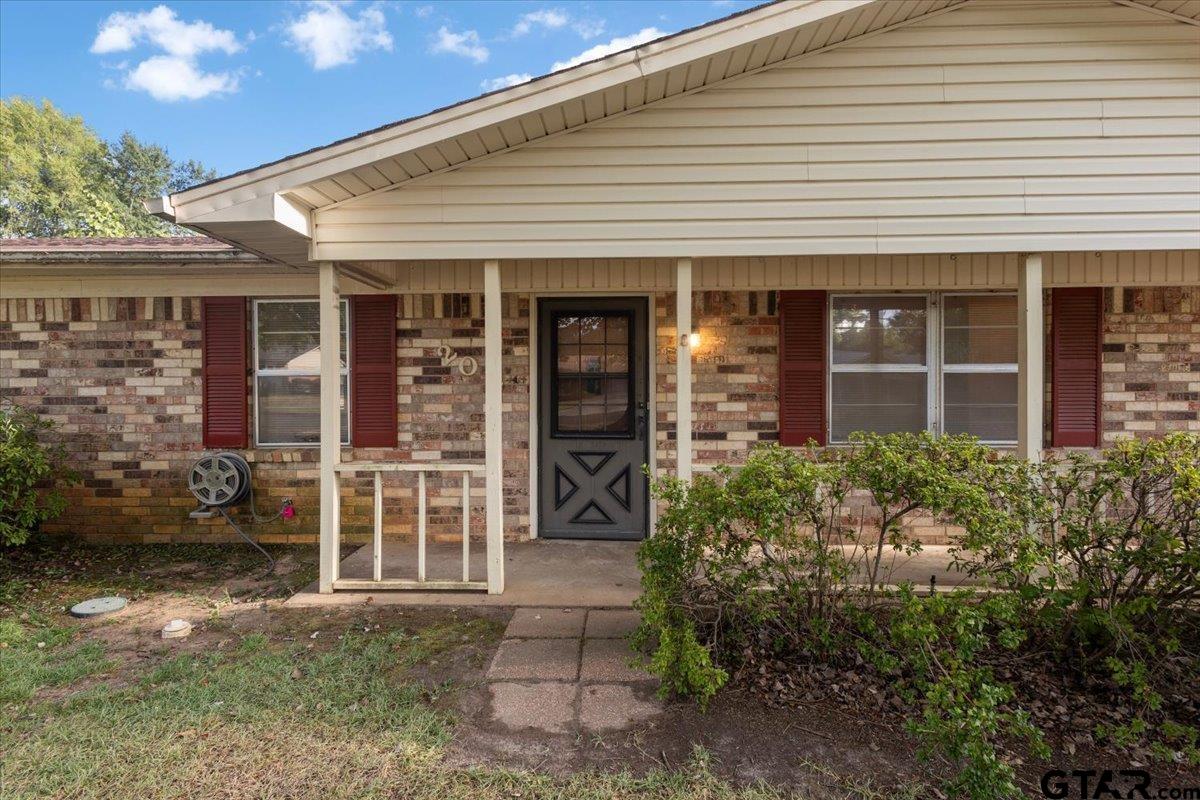 202 Sherwood Dr